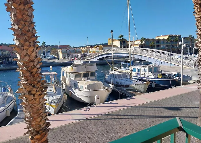 Le Quai401 Yourhosthelper * Груиссан